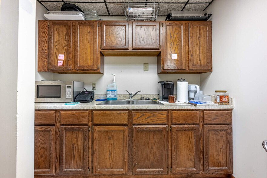 More Photos Of 610 N Main St, Springboro Medical For Lease