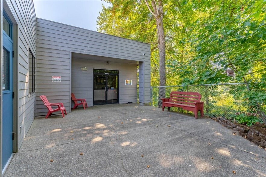 More Photos Of 2405 Front St NE, Salem Office For Sale