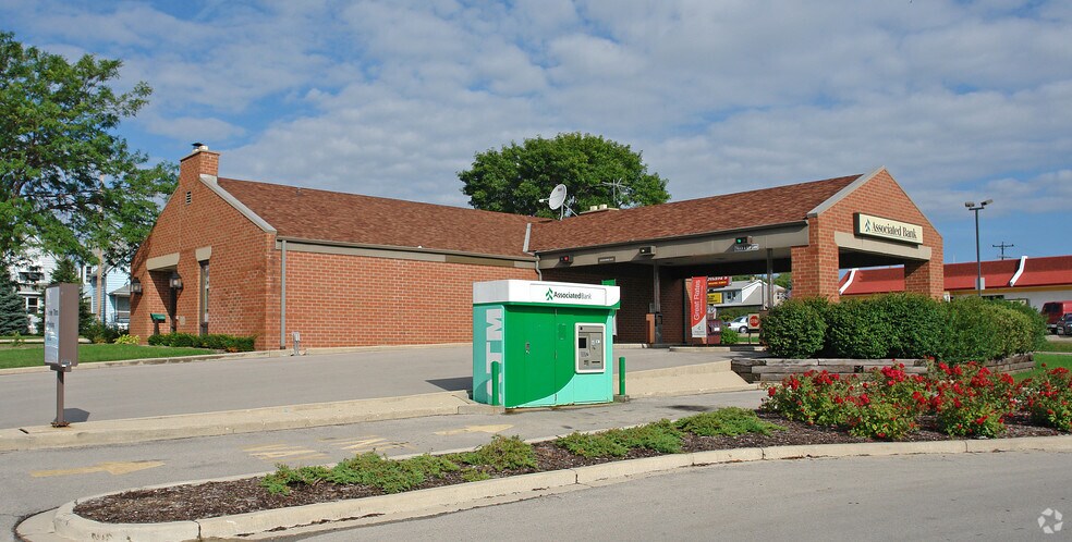 More Photos Of 2815-2929 S Chicago Ave, South Milwaukee Unknown For Lease