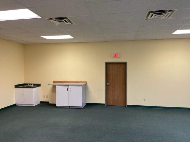 More Photos Of 360 E Grand Blanc Rd, Grand Blanc Office For Lease