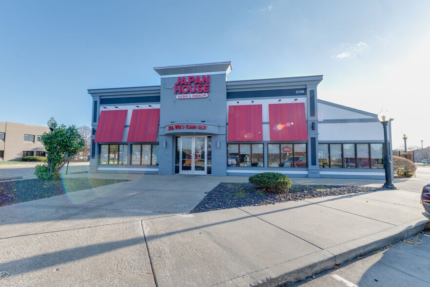 More Photos Of 2100 W White Oaks Dr, Springfield Restaurant For Sale