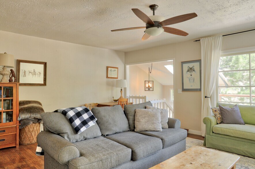 More Photos Of 27035 Snake River Rd, Huntington Specialty For Sale