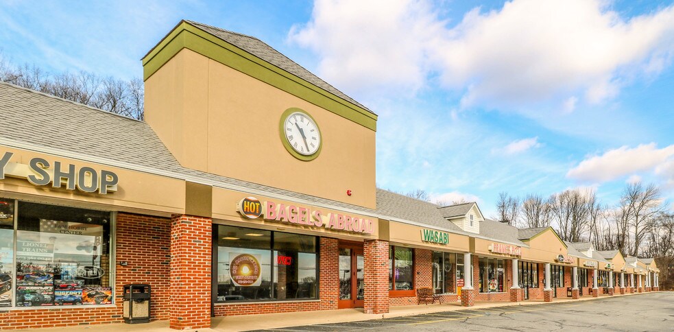 More Photos Of 240 US Highway 206, Flanders Restaurant For Lease