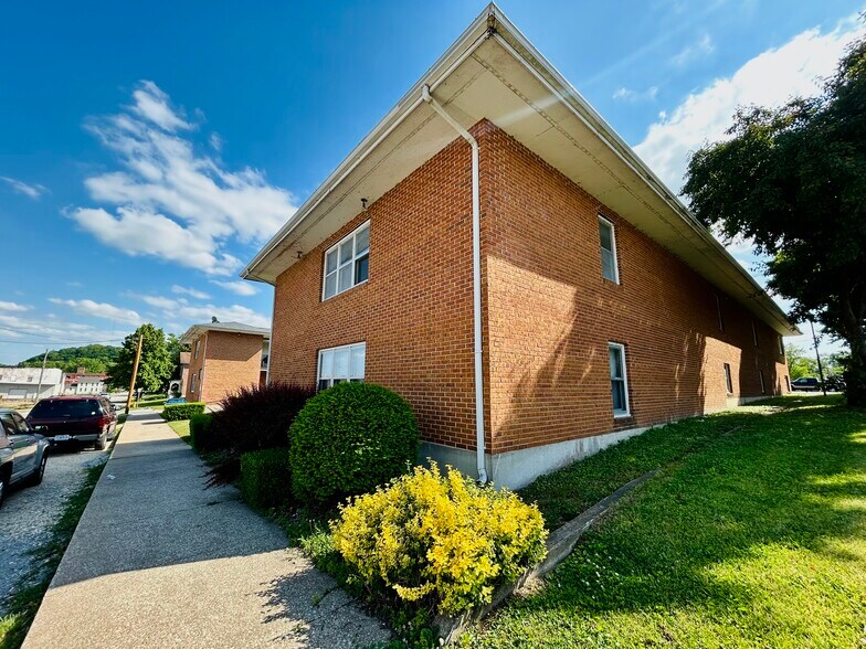 More Photos Of 207 S Main St, Louisiana Apartments For Sale