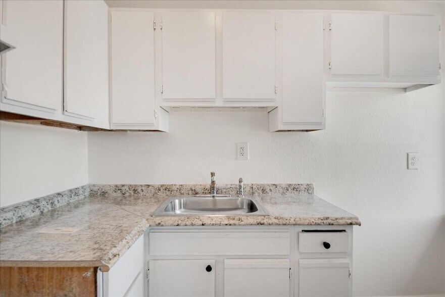 More Photos Of 2520 Ohio Ave, Richmond Apartments For Sale