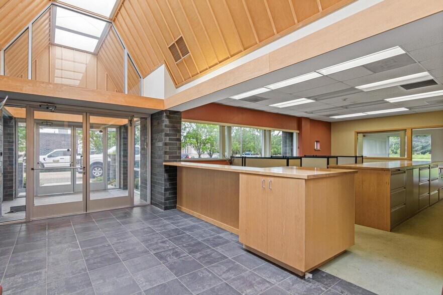 More Photos Of 803 Prospect Ave, Osceola Manufacturing For Sale