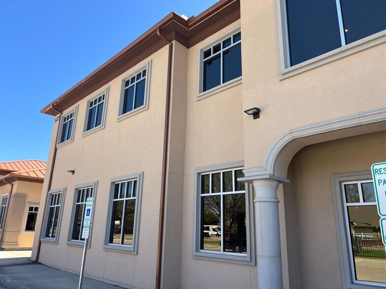 More Photos Of 6517 Chase Oaks Blvd, Plano Medical For Lease