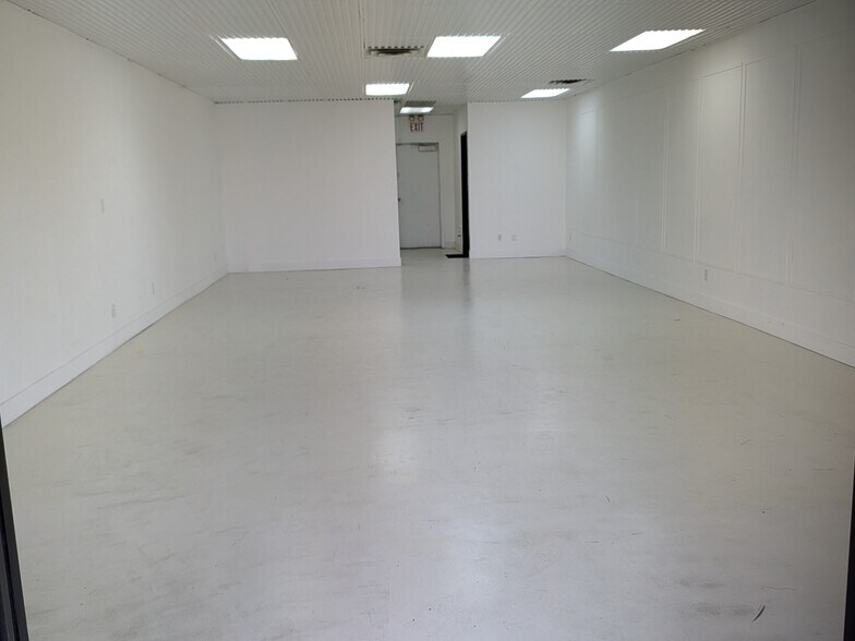 More Photos Of 3827 E Sunset Rd, Las Vegas Unknown For Lease