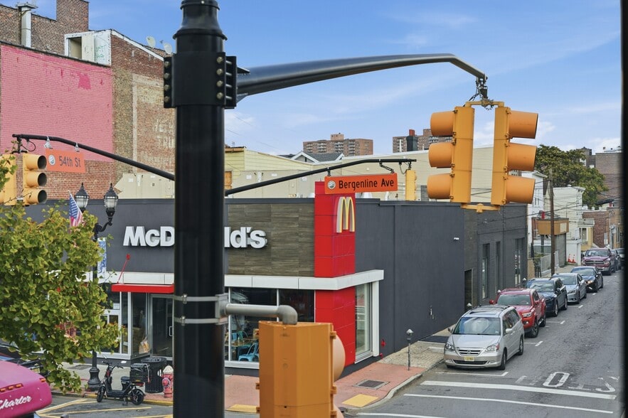 More Photos Of 5405 Bergenline Ave, West New York Storefront Retail Office For Lease