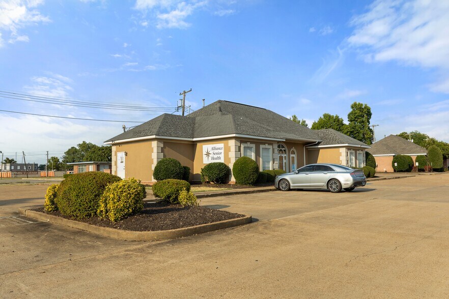 More Photos Of , West Memphis Office For Sale