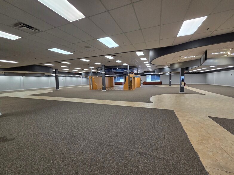 More Photos Of 2622 Scottsville Rd, Bowling Green General Retail For Sale