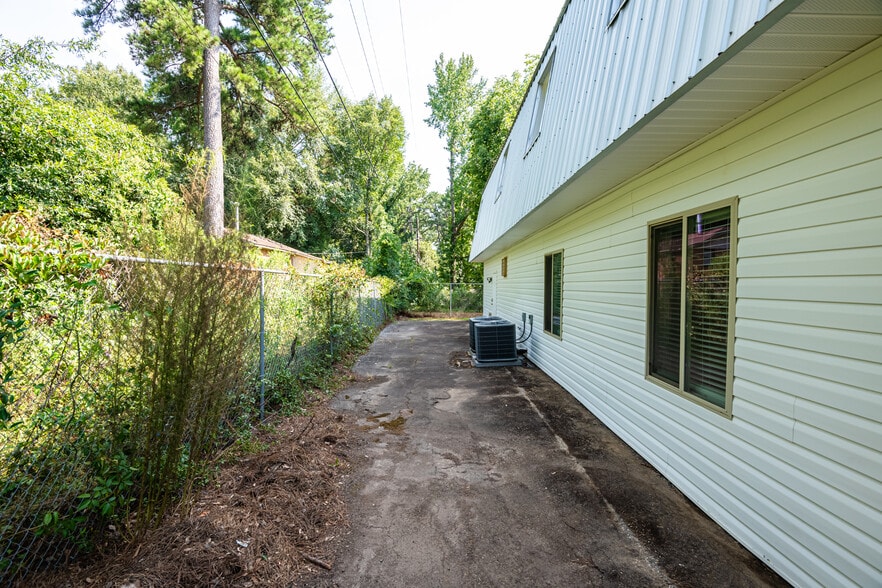 More Photos Of 123 Lawand Dr, Columbia Office Residential For Sale