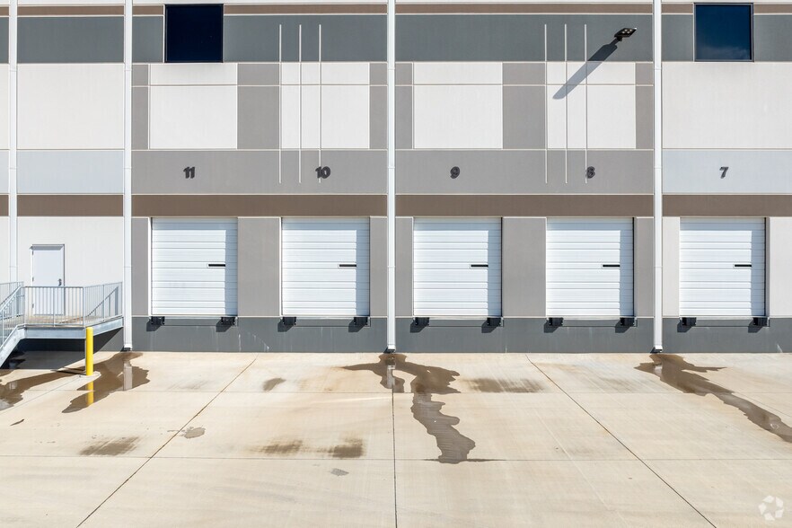 More Photos Of 12032 Carolina Logistics Dr, Pineville Unknown For Lease