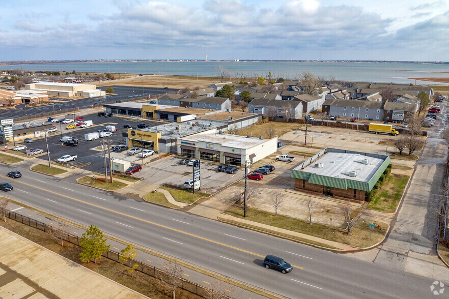More Photos Of 9110-9114 N Macarthur Blvd, Oklahoma City Freestanding For Lease