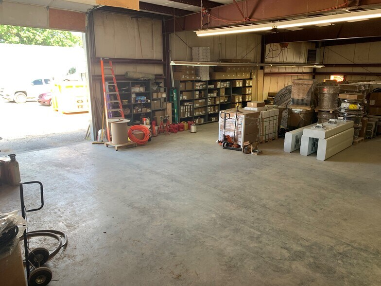 More Photos Of 4002 E 137th Ter, Grandview Warehouse For Sale