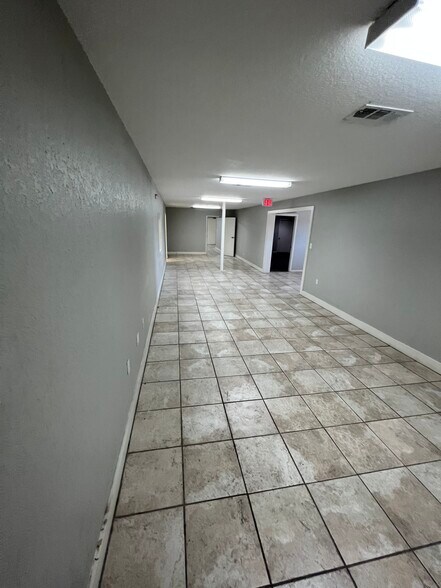 More Photos Of 10100 Hicks Field Rd, Fort Worth Warehouse For Lease