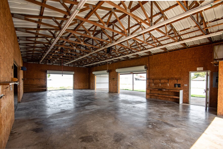 More Photos Of 3901 S Highway 287, Waxahachie Research And Development For Sale