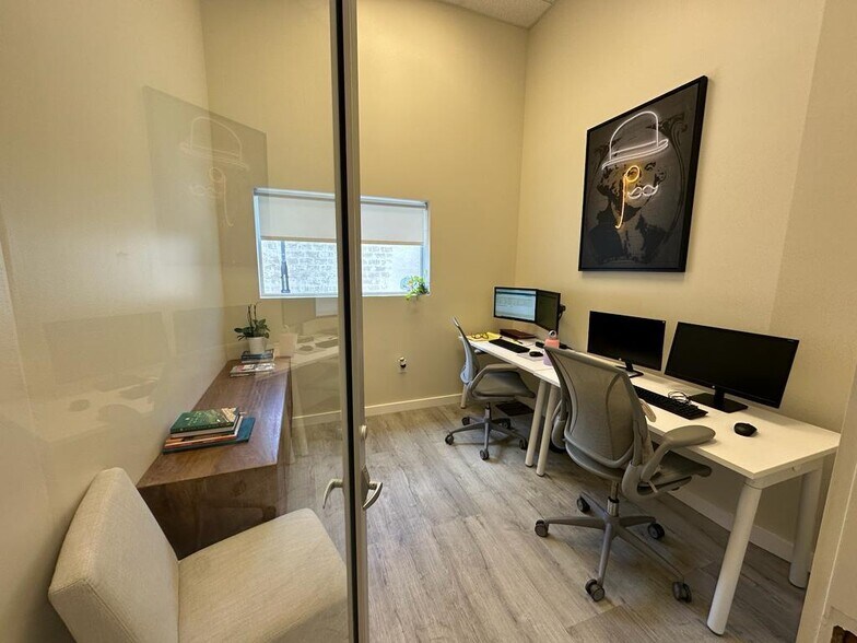 More Photos Of 423-425 NW 10th Ter, Hallandale Beach Light Manufacturing For Lease