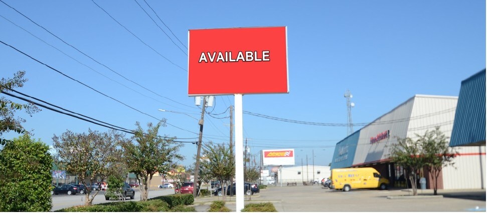 More Photos Of 42-46 N 11th St, Beaumont Freestanding For Lease