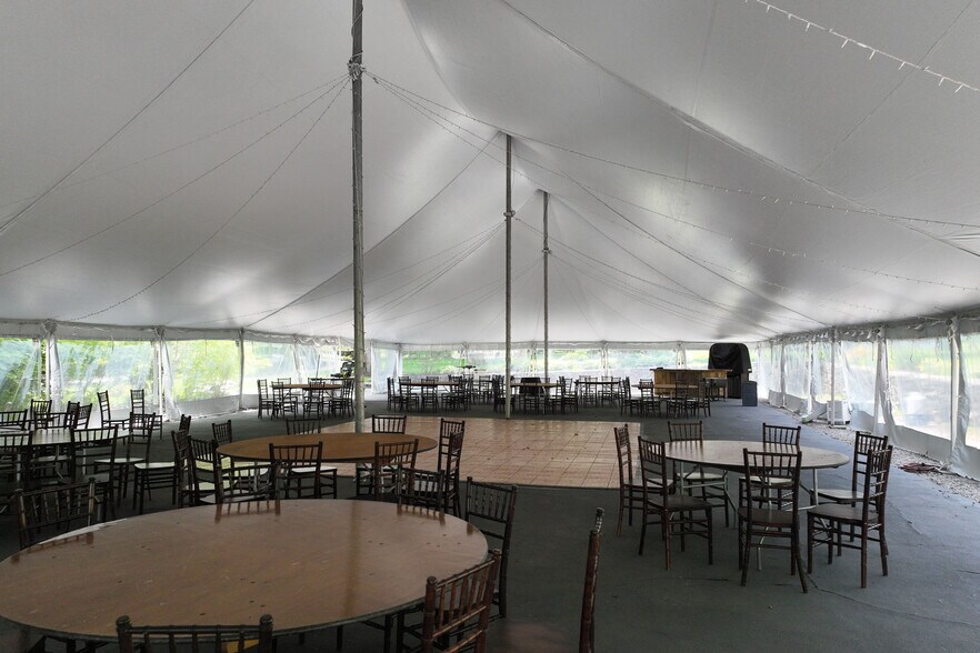 More Photos Of 258 Stagecoach Rd, Sunapee Hotel For Sale