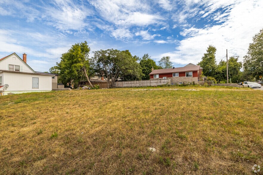 More Photos Of 1653 Bank St, Ottawa Land For Lease