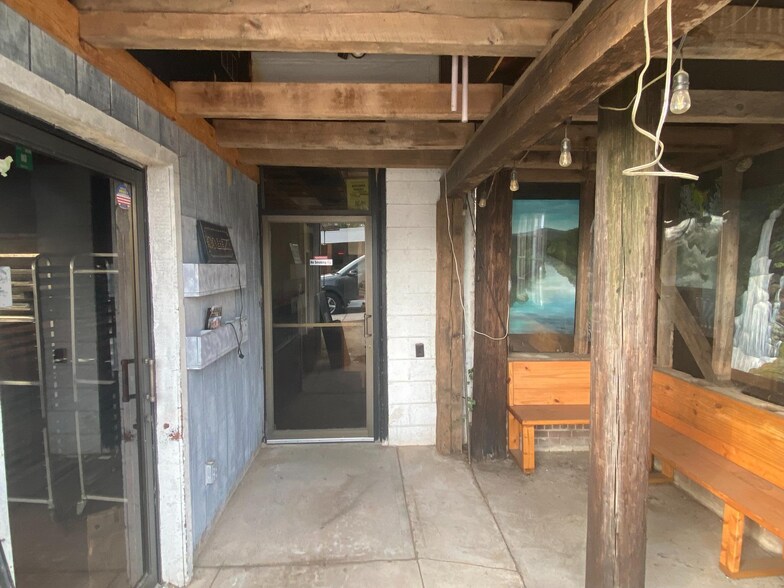 More Photos Of 121 Main St, Lovingston Restaurant For Sale