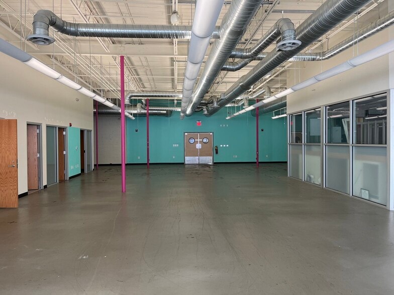 More Photos Of 1858 Cheshire Bridge Rd NE, Atlanta Storefront Retail Office For Lease