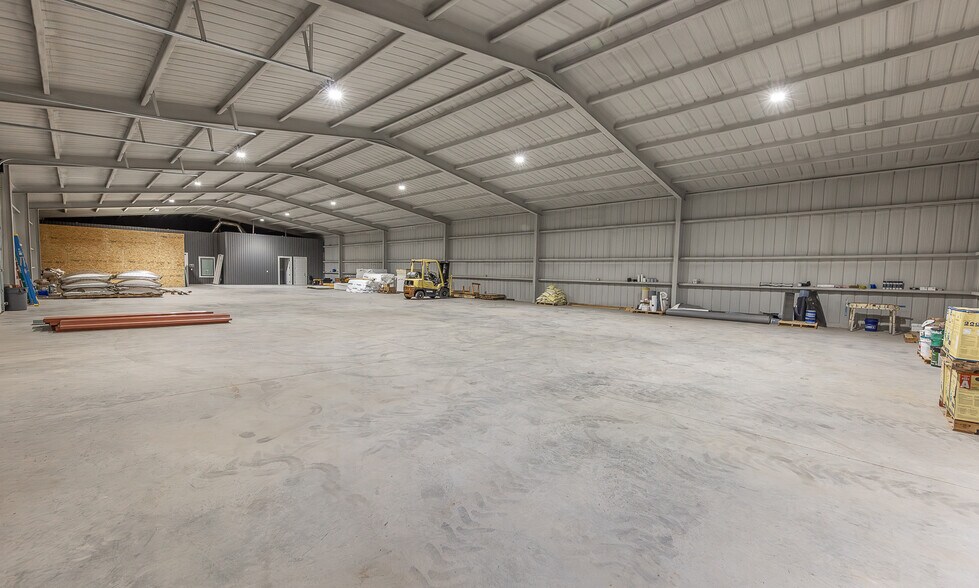 More Photos Of 9006 County Road 6820, Lubbock Warehouse For Lease