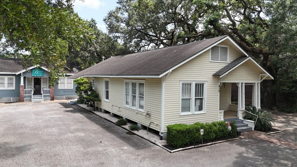 More Photos Of 815 E Main St, League City Office For Sale