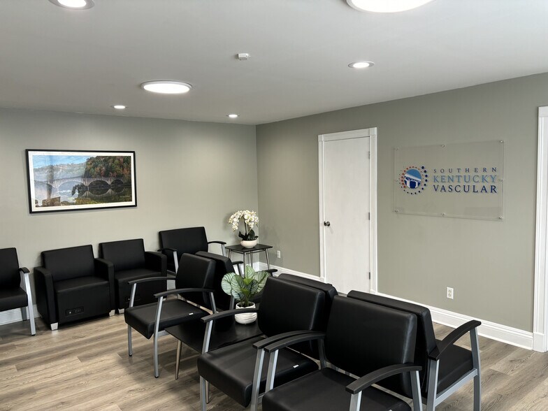 More Photos Of 201 Professional Park Dr, Glasgow Medical For Lease