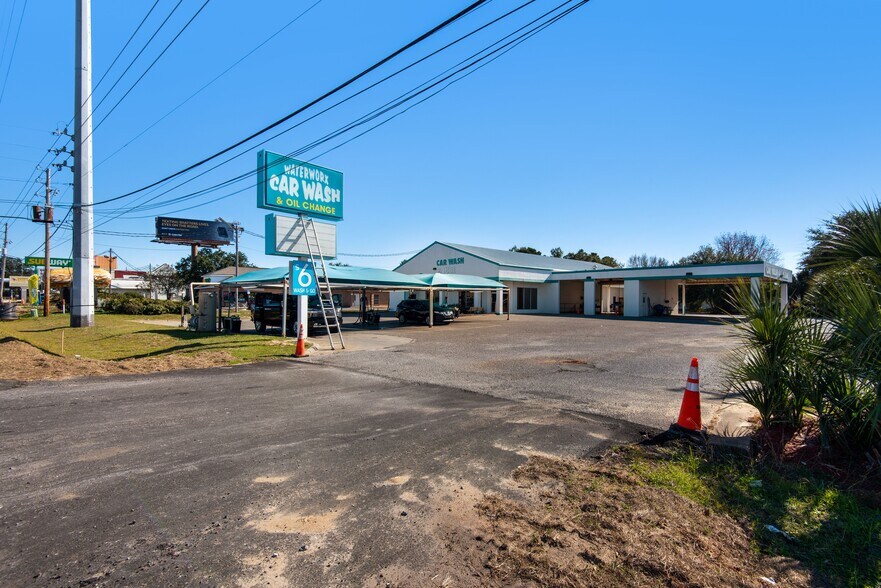 Primary Photo Of 3061 Gulf Breeze Pky, Gulf Breeze Carwash For Sale