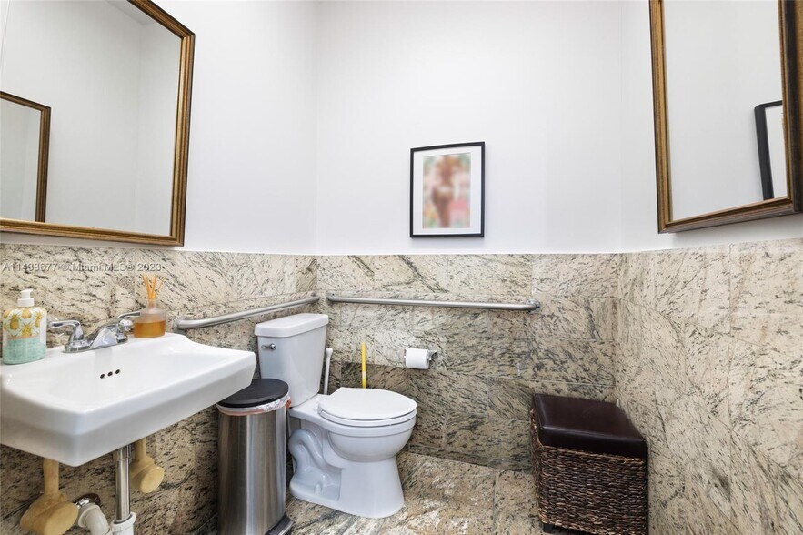 More Photos Of 520 Biltmore Way, Coral Gables Storefront Retail Office For Sale