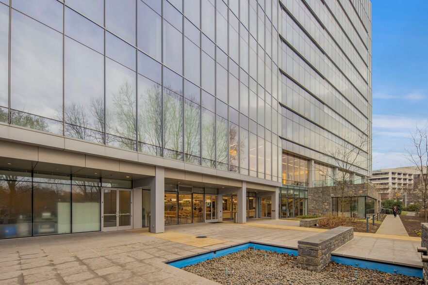 More Photos Of 7940 Jones Branch Dr, McLean Office For Lease