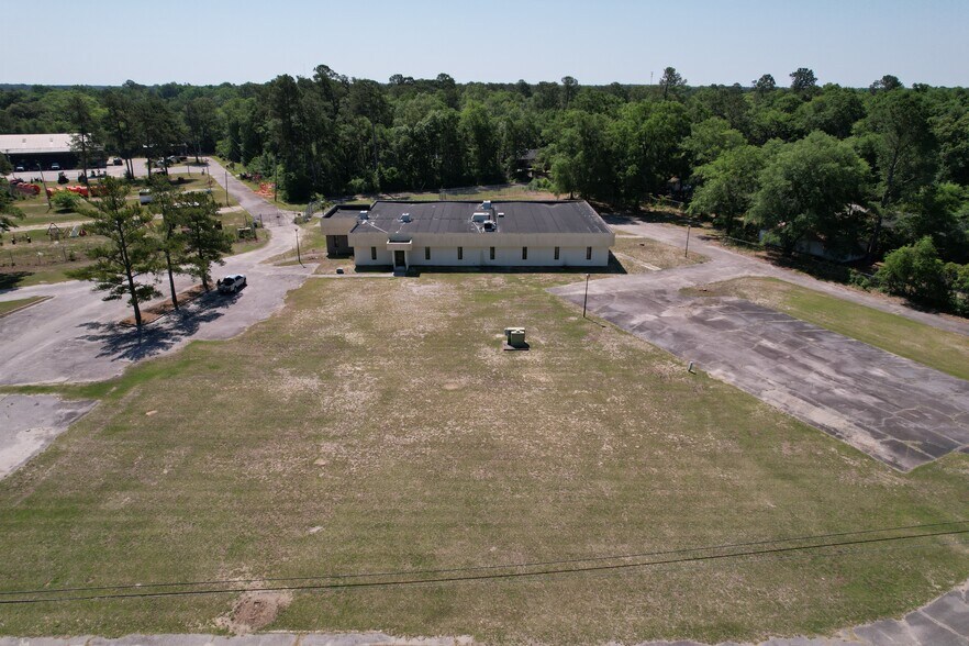 More Photos Of 1500 N Longstreet St, Kingstree Light Distribution For Sale