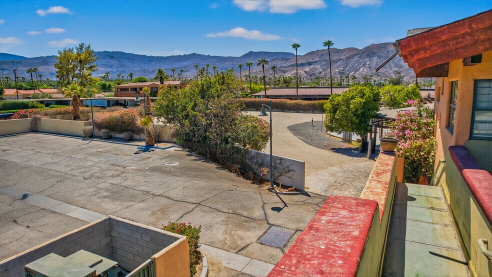 More Photos Of 73951-73995 El Paseo, Palm Desert Storefront For Sale