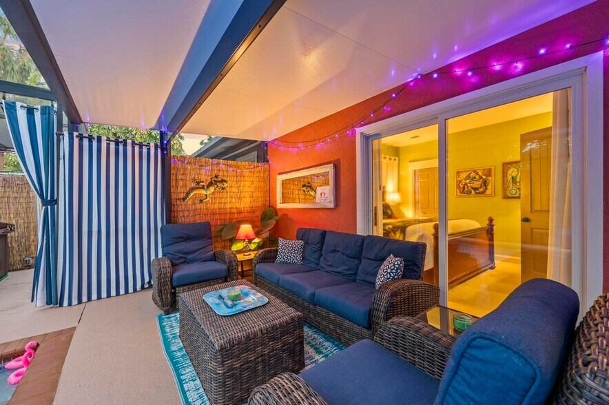 More Photos Of 941 Virginia Dr, Sarasota Apartments For Sale