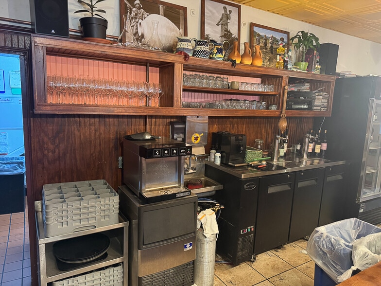 More Photos Of 7233 Healdsburg Ave, Sebastopol Restaurant For Lease