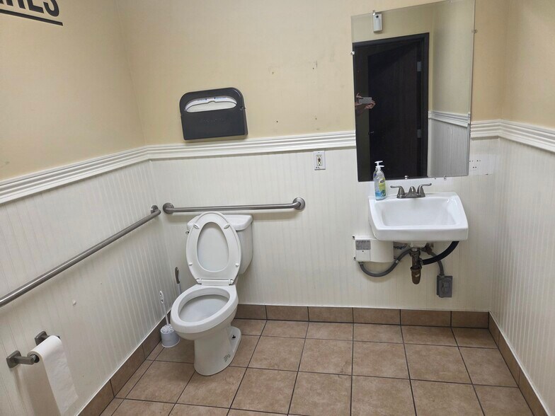 More Photos Of 28930-28988 Greenspot Rd, Highland Unknown For Lease