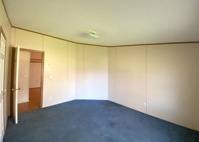 More Photos Of 908 FM 2808, Kempner Manufactured Housing Mobile Home Park For Sale