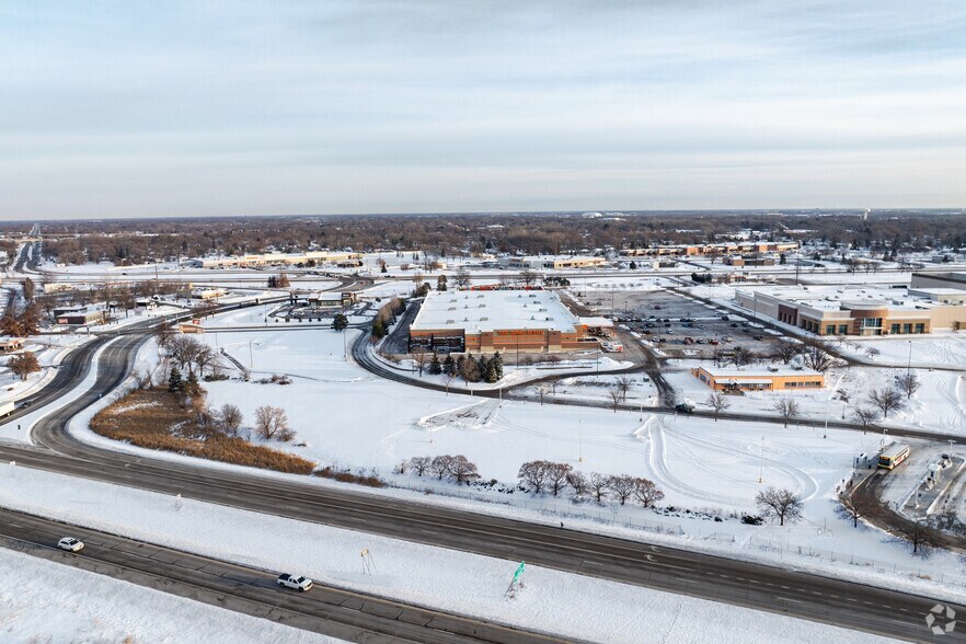 More Photos Of University Ave NE, Blaine Land For Lease