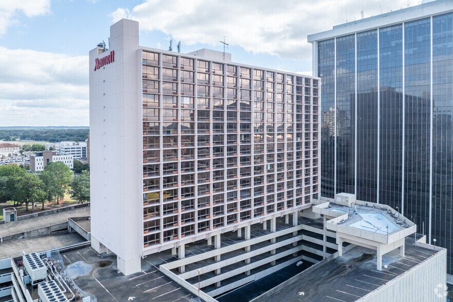 More Photos Of 200 E Amite St, Jackson Hotel For Sale