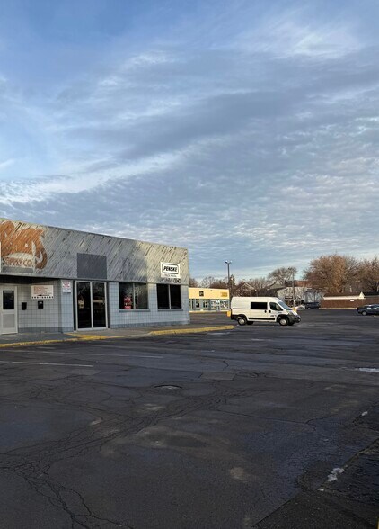 More Photos Of 1711 N Clinton Ave, Rochester Office For Sale