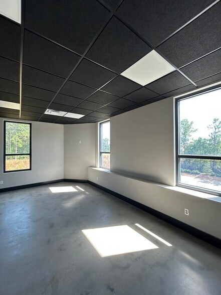 More Photos Of 287 Luken Rd, Goose Creek Warehouse For Lease