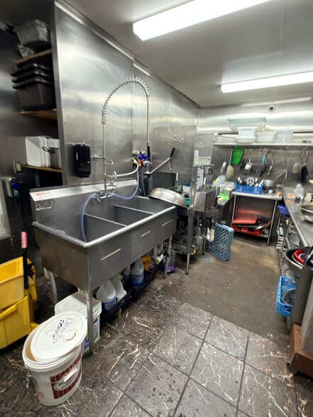 More Photos Of 1330 Peabody Ave, Memphis Office For Sale