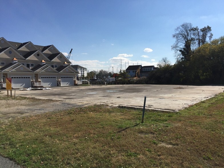 More Photos Of 300 Muir St, Cambridge Land For Sale