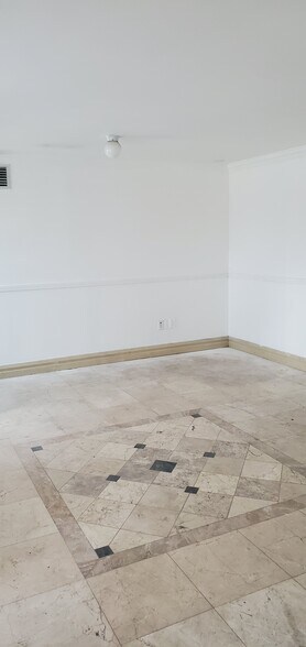 More Photos Of 4201-4237 NW 37th Ave, Miami Warehouse For Lease