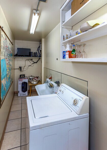 More Photos Of 12561-12563 Persing Dr, Whittier Showroom For Sale