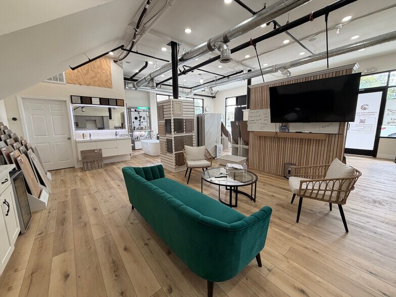 More Photos Of 2315 Market St, Oakland Storefront Retail Office For Lease