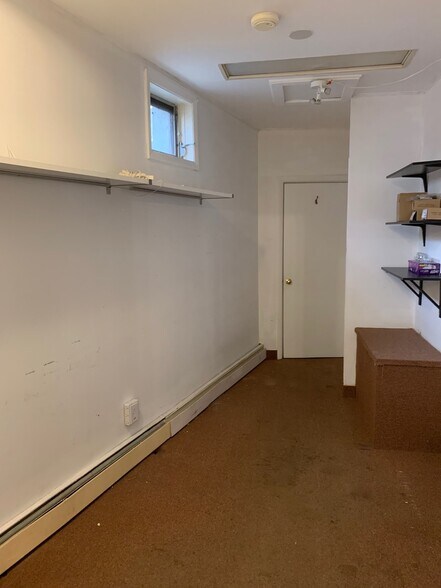 More Photos Of 547 Valley Rd, Montclair Storefront Retail Office For Lease