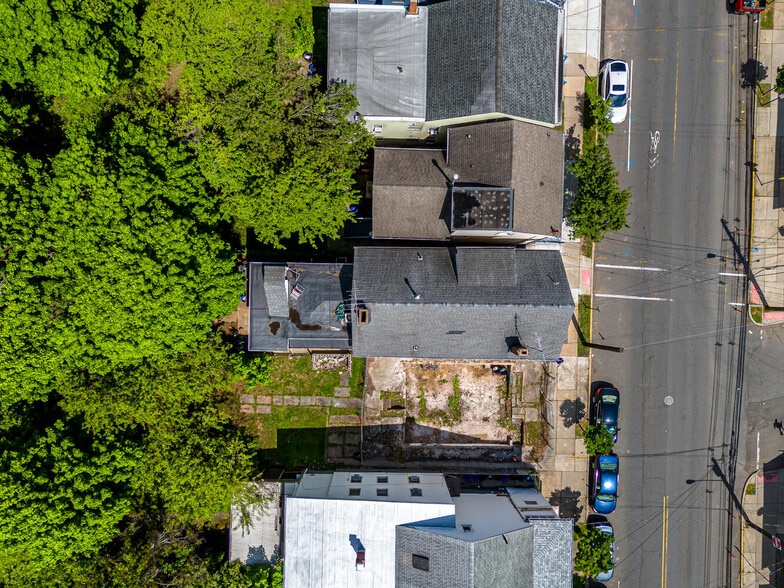 More Photos Of 173 Hamilton St, New Brunswick Specialty For Sale